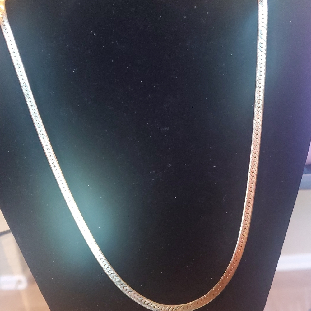 Elegant Gold Tone Harringbone 30" Chain Necklace
